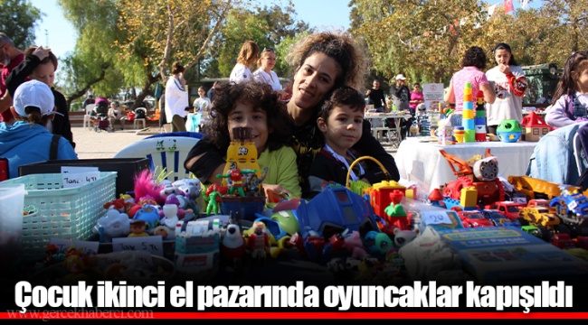 Çocuk ikinci el pazarında oyuncaklar kapışıldı
