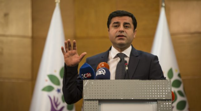 Demirtaş’tan Fincancı tepkisi: Kimse bize postal yalayıcılığını demokratlık diye yutturmaya kalkmasın
