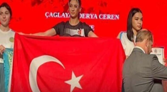 Derya Ceren Çağlayan'dan Kazak sporculara Türk bayrağıyla cevap!