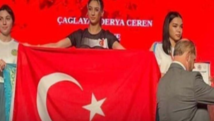 Derya Ceren Çağlayan'dan Kazak sporculara Türk bayrağıyla cevap!