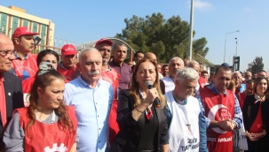 DEÜ Hastanesi’nde sürgün protesto edildi: “Haksız ve hukuksuz”