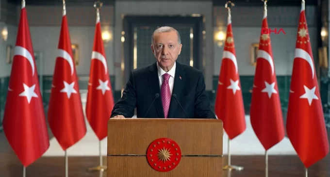 Erdoğan 29 Ekim mesajında kendini övdü