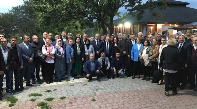Eski bakan ve 250 kişi İYİ Parti’ye geçti