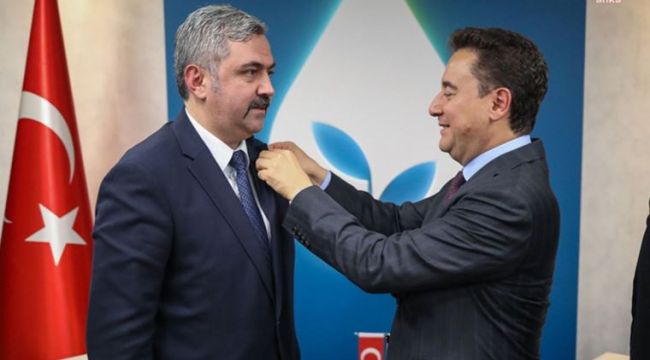 Eski BBP MKYK üyeleri DEVA'ya katıldı: Rozetlerini Babacan taktı