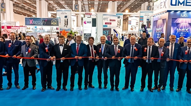 Güzelliğin Efsaneleri İzmir’de nefesleri kesti