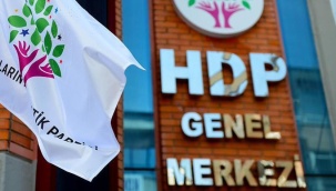 HDP'li vekilleri taşıyan araç kaza yaptı: Taksi şoförü hayatını kaybetti