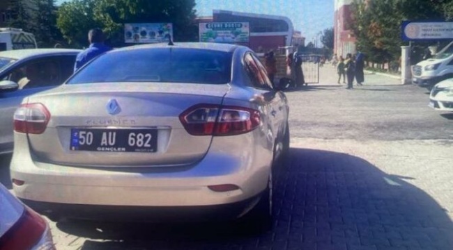 Rektör, devletin aracını okula gitmesi için kızına tahsis etti