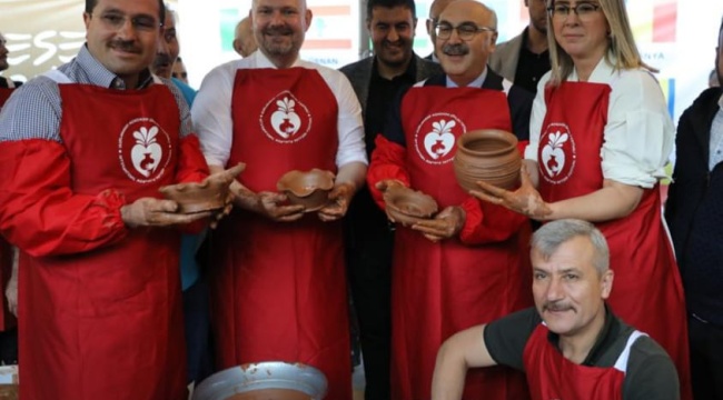 Uluslararası Çömlek Festivali'nde renkli başlangıç