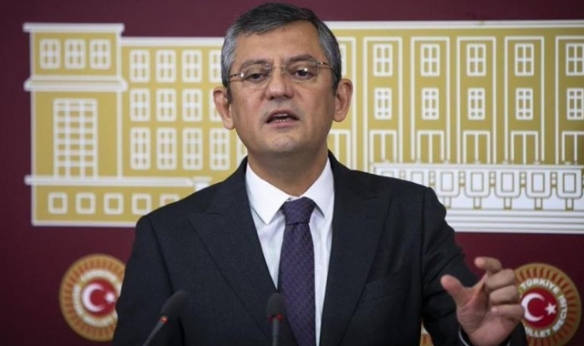 CHP’li Özel’den Bahçeli’ye: Burası altılı ganyansa siz düne kadar sıralı üçlüydünüz, şimdi ikili bahse mi döndünüz?