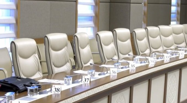 HDP'den AK Parti'ye 'boş koltuk esprisi': Bir oylama olsa gittiniz...