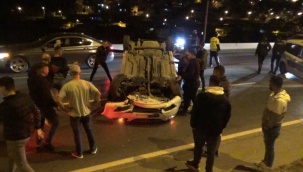 İzmir’de alkollü sürücü direksiyon hakimiyetini kaybederek takla attı