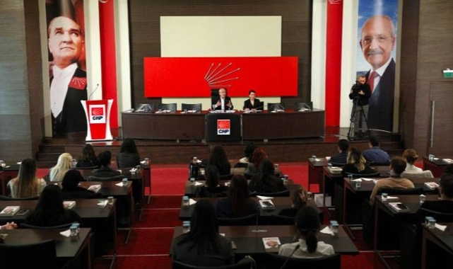 Kılıçdaroğlu, üniversite öğrencileriyle bir araya geldi: Talepleri dinledi, CHP'nin çözüm önerilerini anlattı