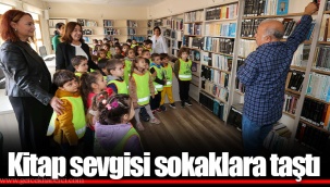 Kitap sevgisi sokaklara taştı