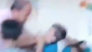 Öğrencinin boğazını sıktı açığa alındı
