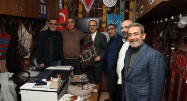 AK Parti İzmir İl Başkanı Kerem Ali Sürekli: “Yıkmıyor, yapıyor; durmuyor, koşuyoruz!”