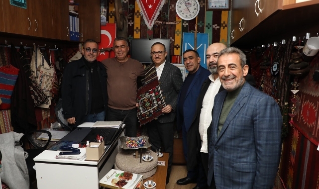 AK Parti İzmir İl Başkanı Kerem Ali Sürekli: “Yıkmıyor, yapıyor; durmuyor, koşuyoruz!”
