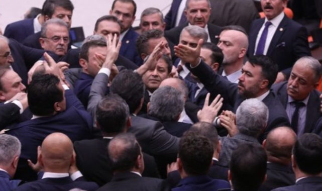 AK Partili Kurtulmuş konuştu, muhalefet vekilleri tepki gösterdi: Oturuma ara verildi