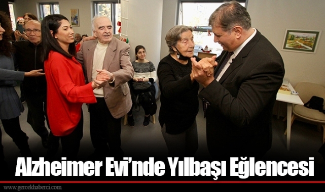 Alzheimer Evi’nde Yılbaşı Eğlencesi