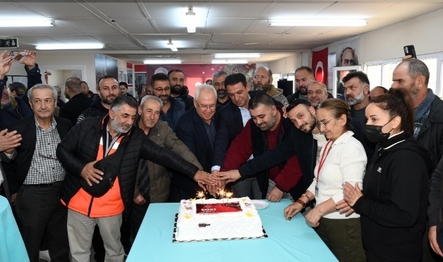 Başkan Selvitopu, işçilerle yeni yılı kutladı