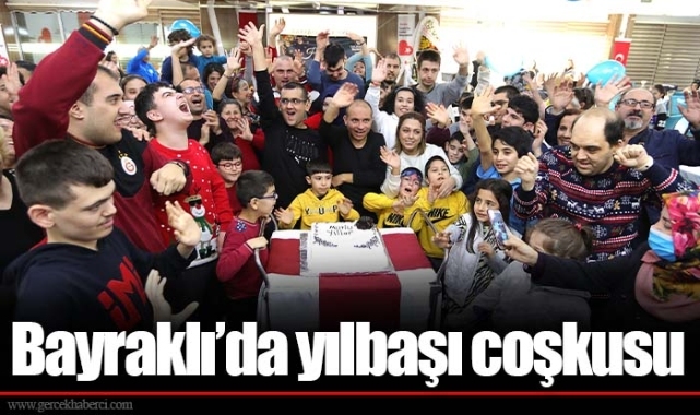 Bayraklı’da yılbaşı coşkusu