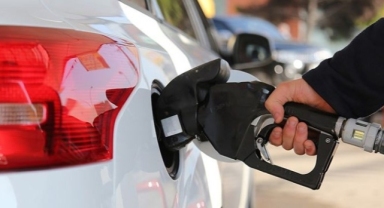 Benzine zam geldi
