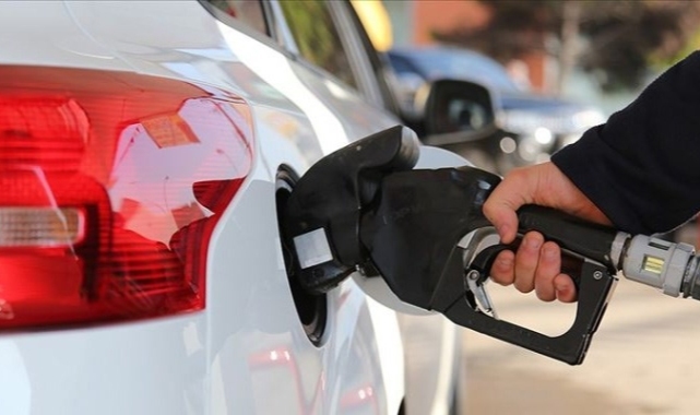 Benzine zam geldi