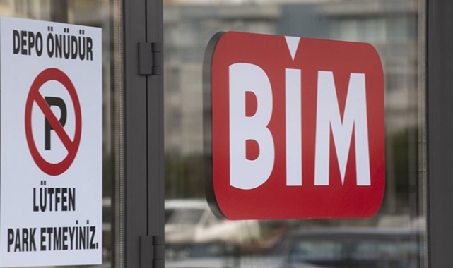BİM'e saldırı: Bazı camlar kırıldı, bazılarının üstüne de 'Devlet baba' yazıldı