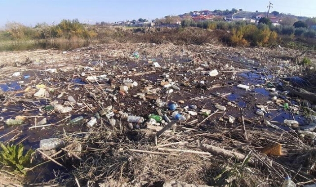 Büyük Menderes Nehri çöplüğe döndü
