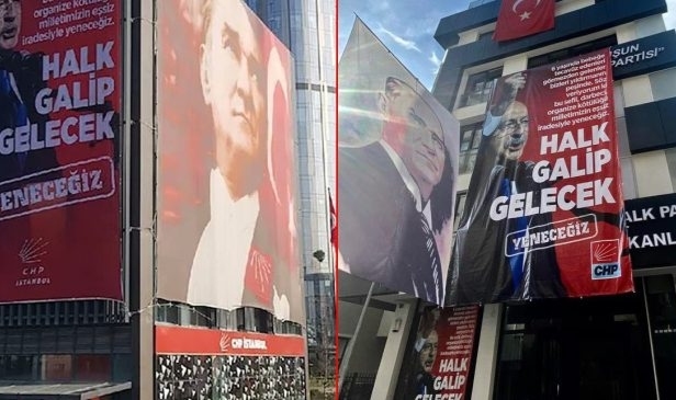 CHP il binalarına dev pankart: Kılıçdaroğlu’nun fotoğrafı ve sözü yer aldı
