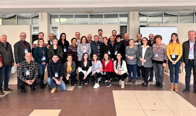 CHP İzmir’in eğitim ordusu sahada