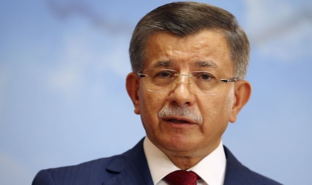 Davutoğlu'dan 'parlamenter sistem' açıklaması: Geçiş döneminde yetkileri tek kişiye bırakamayız