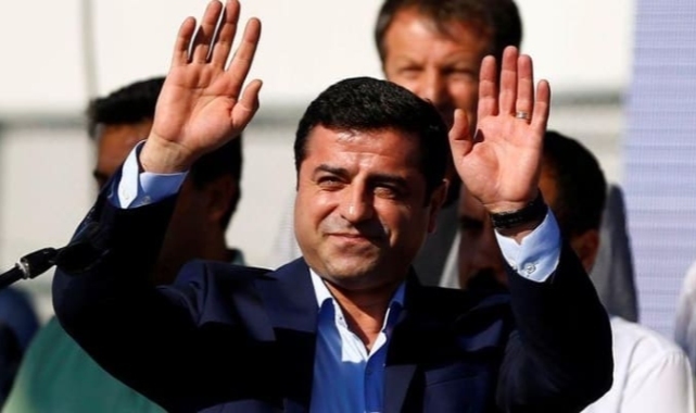 Demirtaş’tan dört dilde İranlılarla dayanışma mesajı