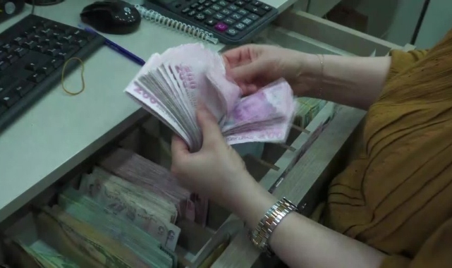 Dolar 18,83’TL’yi görerek rekor seviyeye çıktı, Euro ise 19,96 TL oldu