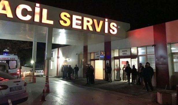 İzmir’de acil servis doktoru kalp krizi geçirdi: “Bir gecede 973 hastaya baktı” iddiası