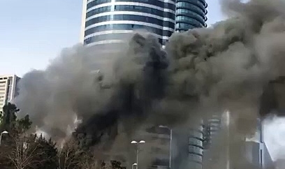 Levent'teki MetroCity AVM'nin çatısında yangın; çalışanlar ve müşteriler tahliye edildi