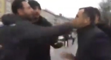 Polis, HDP İstanbul İl Eş Başkanı Ferhat Encü’ye tokat attı