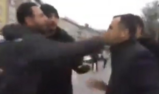 Polis, HDP İstanbul İl Eş Başkanı Ferhat Encü’ye tokat attı