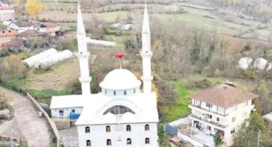 Sözcü yazarı: Camide yaşananlara inanamayacaksınız