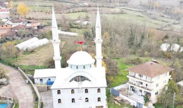 Sözcü yazarı: Camide yaşananlara inanamayacaksınız
