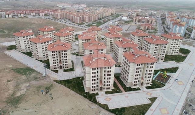 Yurttaş konut derdinde TOKİ reklam peşinde