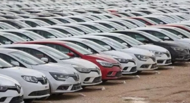Zam endişesiyle otomobiller gemideyken satılıyor