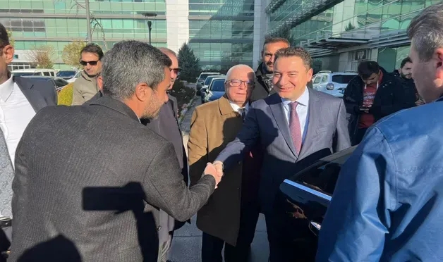 Babacan: "Altılı Masa beni aday olarak desteklerse hem seçilebilirim hem de en iyi şekilde yaparım"