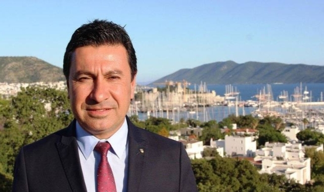 CHP'li Bodrum Belediye Başkanı Ahmet Aras'a restoranda saldırı