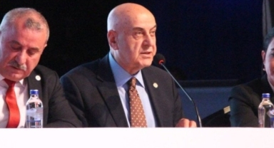 İYİ Partili Paçacı: Ekonomi bir avuç cahilin elinde darmadağın edildi