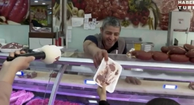 Karne hediyesi et alınan çocuğun annesi konuştu: Fakir değiliz, arabamız var