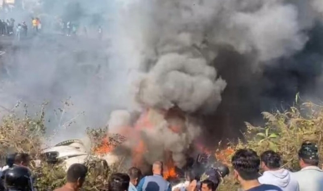Nepal'de 72 kişiyi taşıyan uçak düştü
