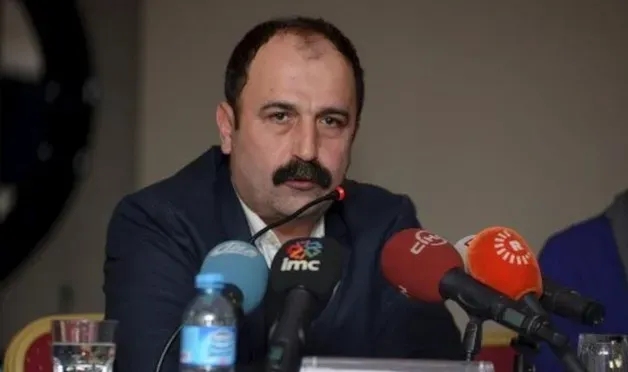 Nuşirevan Elçi: Ülkemizin bayrağı ile bir sorunum yoktur