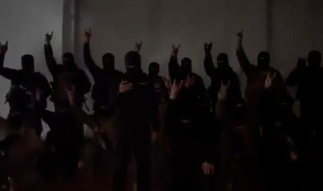 Silahlı ve maskeli grup: Alaattin Çakıcı reisimizin emrindeyiz