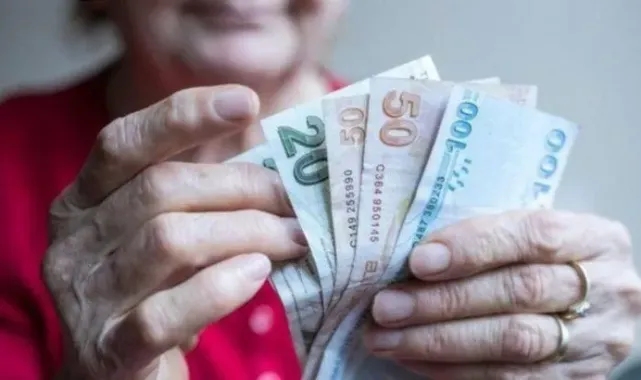 TBMM Plan ve Bütçe Komisyonu’nda, memur ve emekli maaşına yüzde 30 zam öngören kanun teklifi kabul edildi