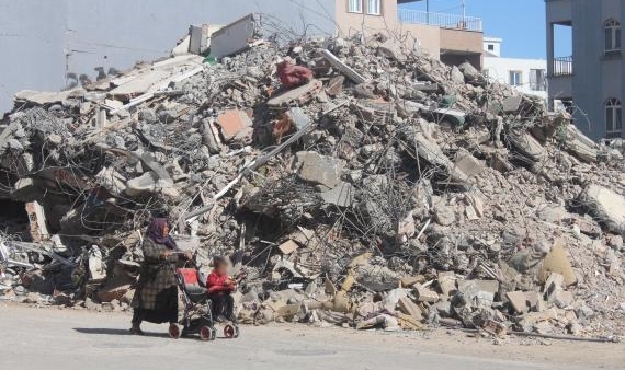 Adıyaman'da yıkılan 3 sitenin müteahhidi tutuklandı